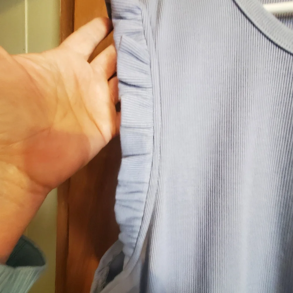 NWT Blue Ruffle Sleeve Bodysuit - Picture 5 of 6